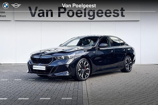 Zwart Gebruikt 2024 BMW 530e M Sport Sedan | € 67.900 - Afbeelding 1/4