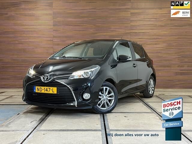 Zwart Gebruikt 2017 Toyota Yaris Trend Hatchback | € 10.890 (Goede deal) - Afbeelding 1/4