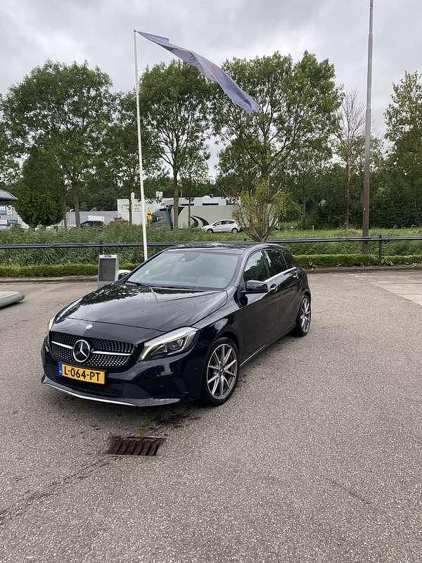 Zwart Gebruikt 2016 Mercedes A200 Stationwagen | € 13.600 (Goede deal) - Afbeelding 1/4
