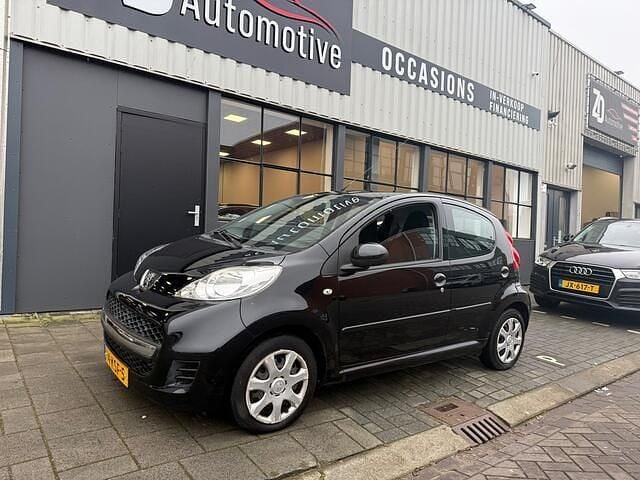 Occasion Peugeot 107 68 PK (50 kW) 2010 Zwart (metallic) Hatchback