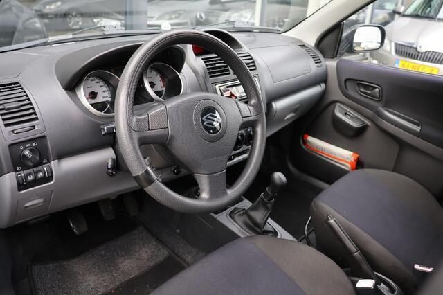 Occasion Suzuki Ignis GLS 94 PK (69 kW) 2005 Grijs Hatchback