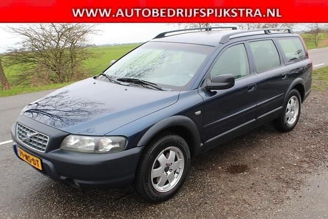 Blauw (metallic) Gebruikt 2004 Volvo XC70 Comfort Stationwagen | € 3.950 (Goede deal) - Afbeelding 1/4