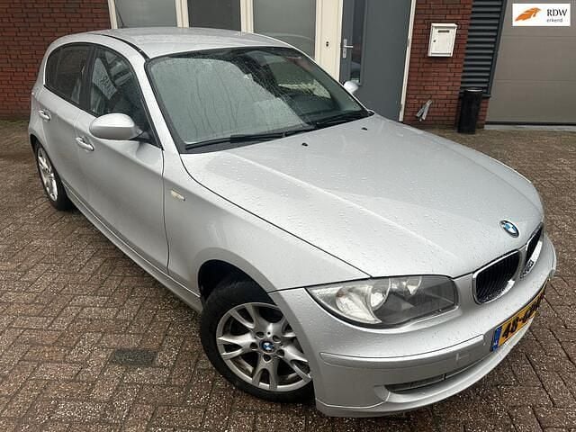 Grijs (metallic) Occasion 2008 BMW 116 Hatchback | € 5.400 (Goede deal) - Afbeelding 1/4
