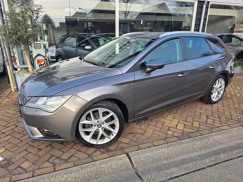 Occasion Seat Leon CONNECT 180 PK (132 kW) 2016 Grijs Stationwagen