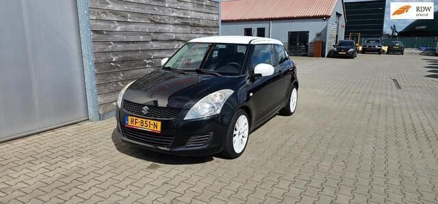 Zwart Gebruikt 2013 Suzuki Swift Exclusive Hatchback | € 5.700 (Eerlijke prijs) - Afbeelding 1/4