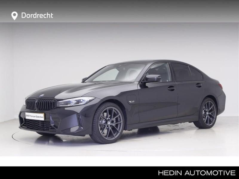 Occasion BMW 320e Shadowline 165 PK (121 kW) 2024 Saphirschwarz metallic (zwart metallic) Sedan