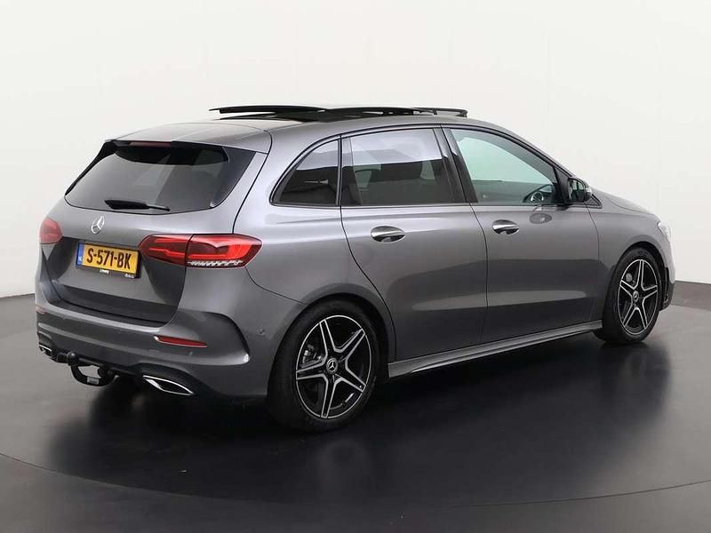 Occasion Mercedes B180 AMG line 136 PK (100 kW) 2023 Grijs MPV