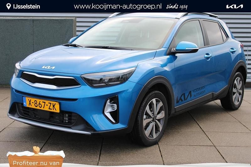Blauw Occasion 2024 Kia Stonic SUV | € 23.950 (Eerlijke prijs) - Afbeelding 1/4