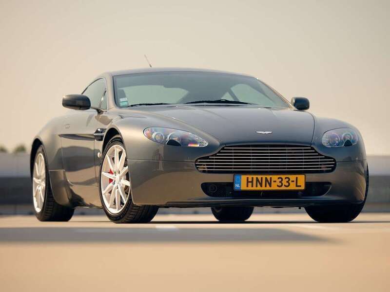 Grijs, metallic lak Gebruikt 2007 Aston Martin V8 Vantage Coupé | € 47.950 (Super prijs) - Afbeelding 1/4