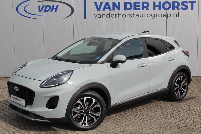 Grijs Occasion 2025 Ford Puma Titanium SUV | € 28.950 (Duur) - Afbeelding 1/4