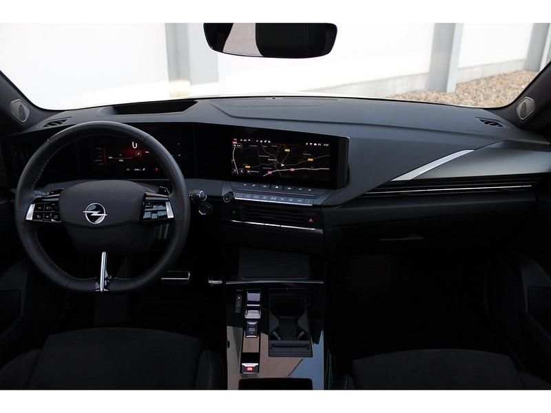 Occasion Opel Astra Ultimate 136 PK (100 kW) 2025 Rood Hatchback