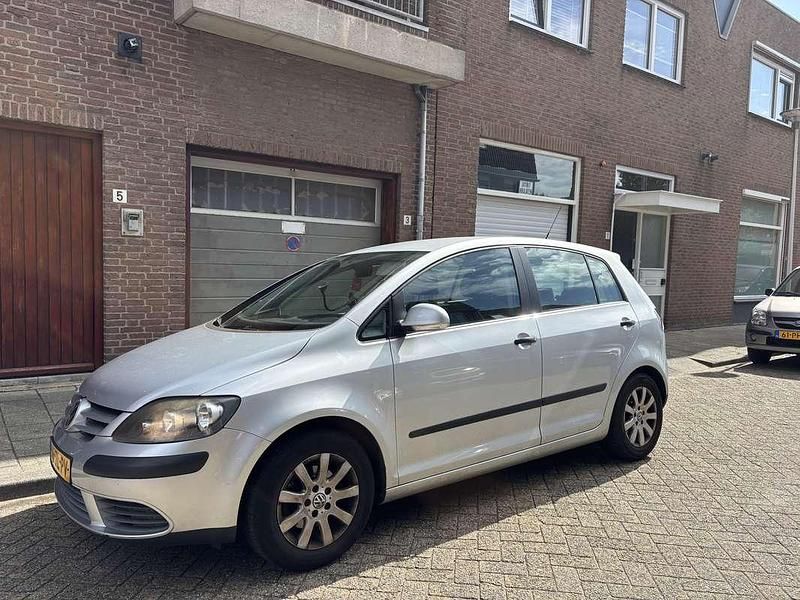 Grijs Gebruikt 2007 VW Golf Plus MPV | € 4.975 (Eerlijke prijs) - Afbeelding 1/4