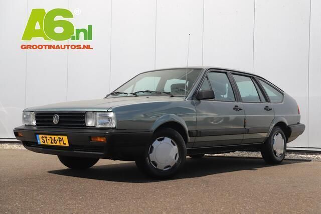 Groen Gebruikt 1988 VW Passat Hatchback | € 5.999 - Afbeelding 1/4