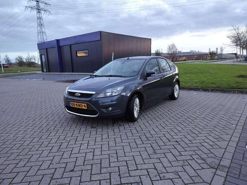 Grijs Occasion 2010 Ford Focus Limited Hatchback | € 2.000 (Goede deal) - Afbeelding 1/4