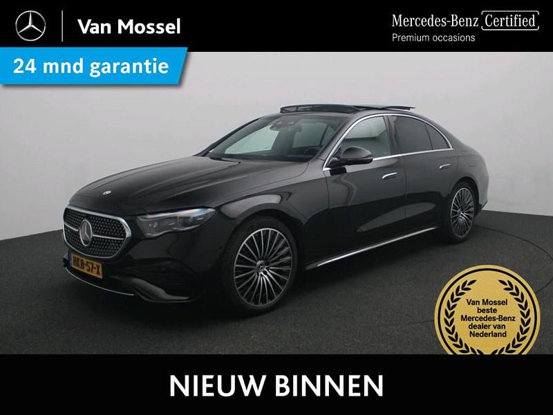 Zwart Occasion 2025 Mercedes E300 Sport Edition Sedan | € 69.945 (Eerlijke prijs) - Afbeelding 1/4