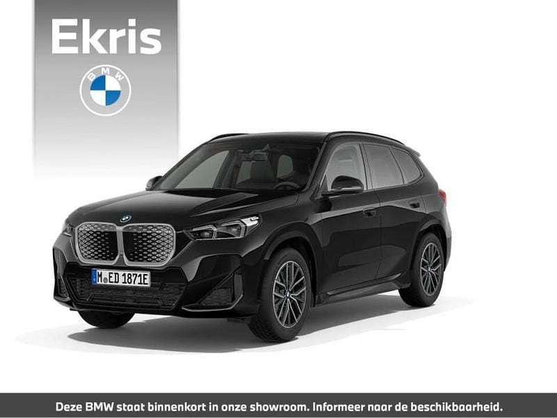 Zwart Nieuw 2025 BMW iX1 M Sport SUV | € 57.691 (Super prijs) - Afbeelding 1/4