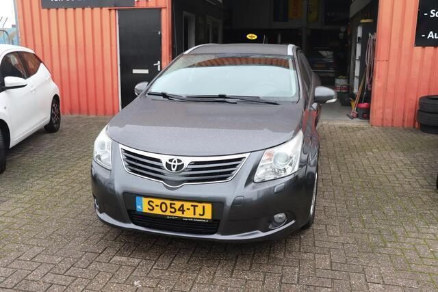 Grijs Gebruikt 2011 Toyota Avensis Comfort Stationwagen | € 9.000 (Eerlijke prijs) - Afbeelding 1/4