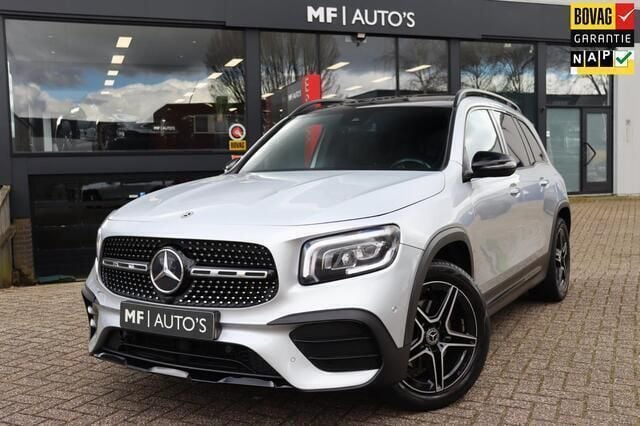Grijs Gebruikt 2021 Mercedes GLB200 Premium Plus SUV | € 37.950 (Goede deal) - Afbeelding 1/4