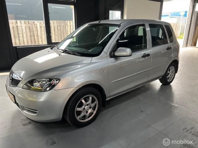 Grijs Gebruikt 2005 Mazda 2 Exclusive MPV | € 999 (Goede deal) - Afbeelding 1/4