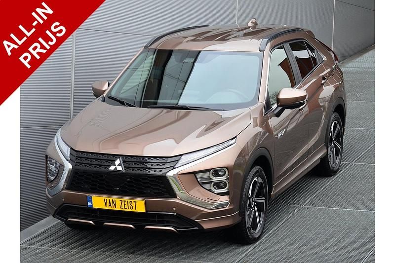 Bruin Occasion 2024 Mitsubishi Eclipse SUV | € 32.950 (Eerlijke prijs) - Afbeelding 1/3