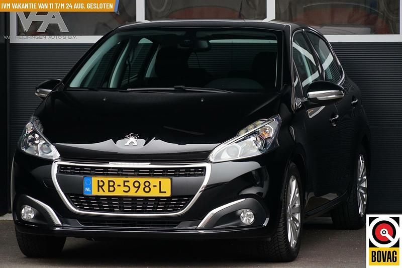 Zwart Gebruikt 2017 Peugeot 208 Hatchback | € 9.950 (Iets duurder) - Afbeelding 1/4