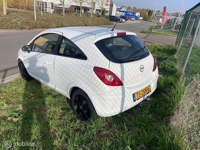 Occasion Opel Corsa Edition 83 PK (61 kW) 2013 Wit Hatchback