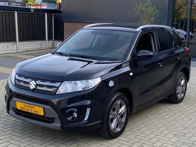 Occasion Suzuki Vitara Exclusive 120 PK (88 kW) 2017 Zwart (metallic) SUV