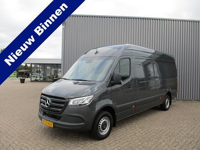 Grijs Occasion 2023 Mercedes Sprinter Van | € 42.500 (Super prijs) - Afbeelding 1/4