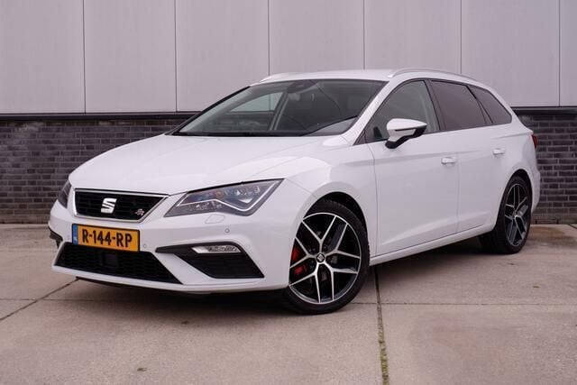 Wit Gebruikt 2019 Seat Leon ST Business Stationwagen | € 17.900 (Eerlijke prijs) - Afbeelding 1/4