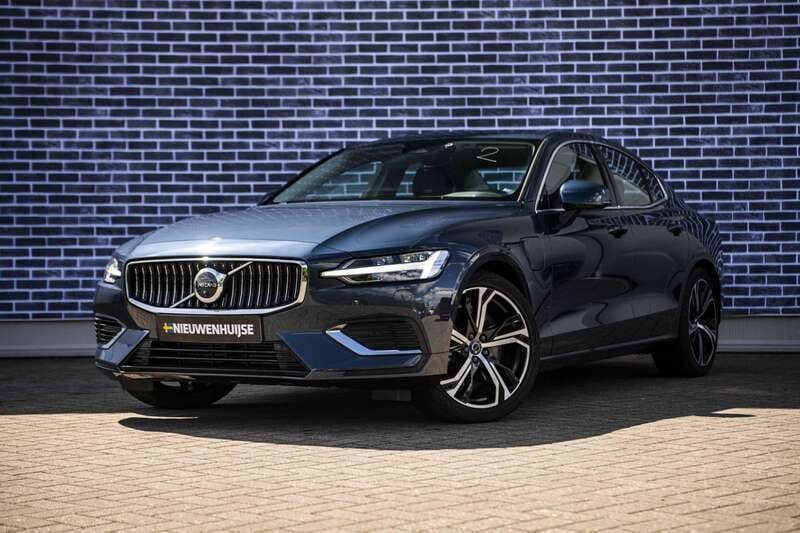 Blauw Gebruikt 2024 Volvo S60 Ultimate Sedan | € 43.399 (Eerlijke prijs) - Afbeelding 1/4