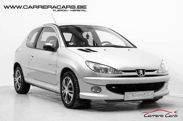 Grijs Gebruikt 2005 Peugeot 206 Sedan | € 3.490 - Afbeelding 1/4