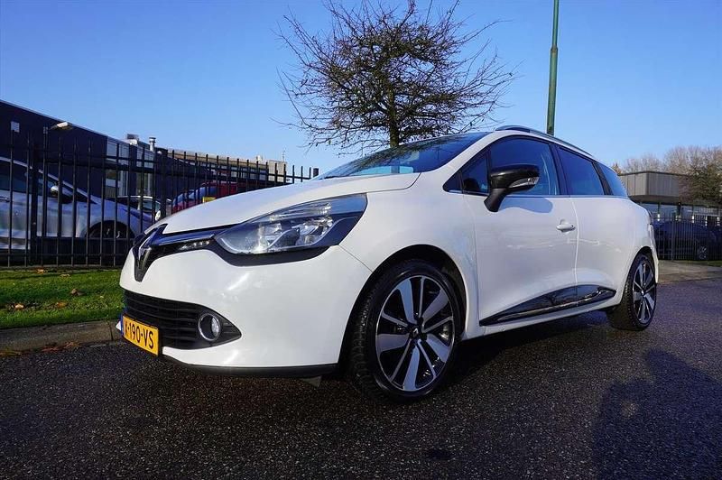 Wit Gebruikt 2015 Renault Clio GrandTour Dynamique Stationwagen | € 6.945 (Goede deal) - Afbeelding 1/4