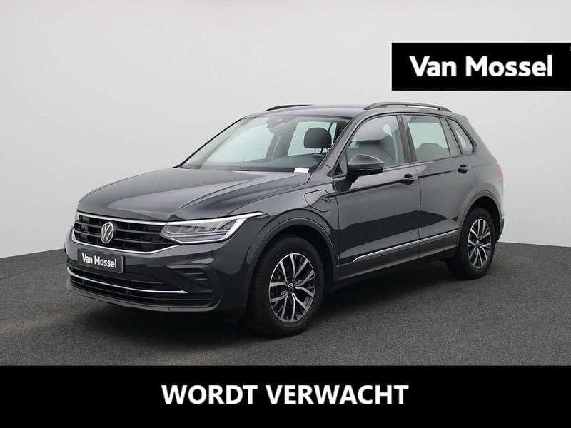 Grijs Gebruikt 2022 VW Tiguan Pro SUV | € 29.900 (Super prijs) - Afbeelding 1/4
