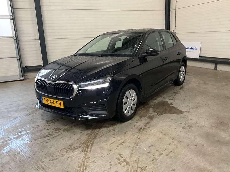 Zwart, metallic lak Gebruikt 2023 Skoda Fabia Ambition Hatchback | € 14.950 (Eerlijke prijs) - Afbeelding 1/4