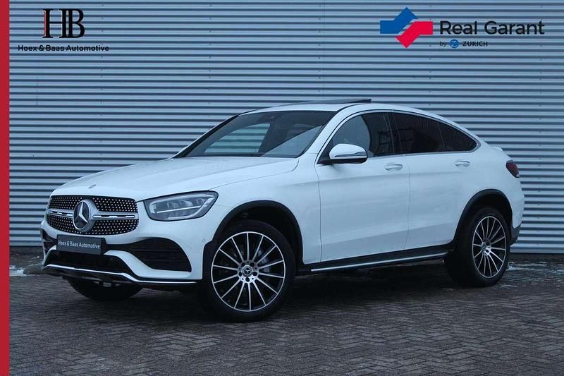Wit Occasion 2022 Mercedes GLC300e AMG Coupé | € 46.840 (Goede deal) - Afbeelding 1/4