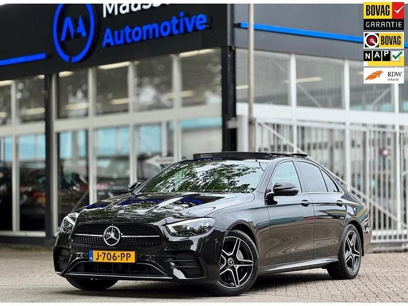 Zwart Gebruikt 2020 Mercedes E200 Business Sedan | € 39.950 (Duur) - Afbeelding 1/4
