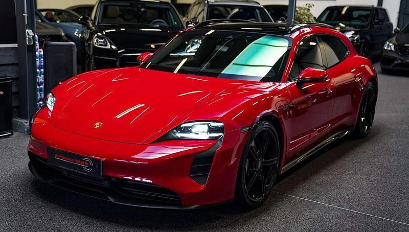 Occasion Porsche Taycan Sport Turismo 380 kW (517 PK) 2022 Rood Stationwagen