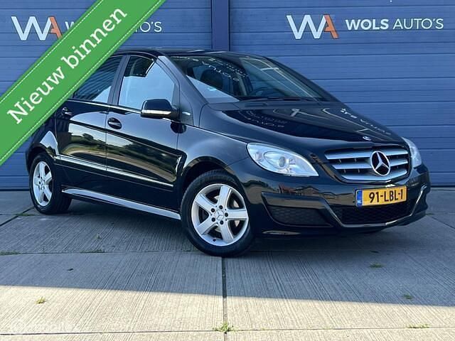 Zwart, metallic lak Gebruikt 2010 Mercedes B160 Business MPV | € 3.140 (Goede deal) - Afbeelding 1/4