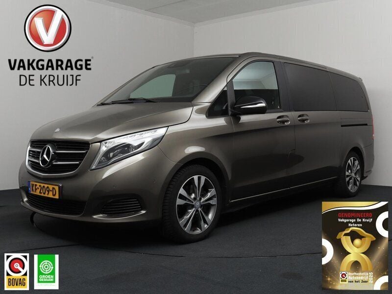 Grijs, metallic lak Gebruikt 2015 Mercedes V250 Avantgarde MPV | € 42.950 (Eerlijke prijs) - Afbeelding 1/4