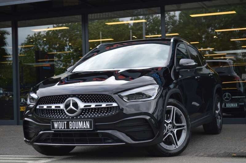 Zwart Gebruikt 2023 Mercedes GLA250 AMG SUV | € 44.900 (Eerlijke prijs) - Afbeelding 1/4