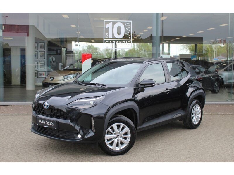 Zwart Gebruikt 2023 Toyota Yaris Cross SUV | € 27.695 (Goede deal) - Afbeelding 1/4