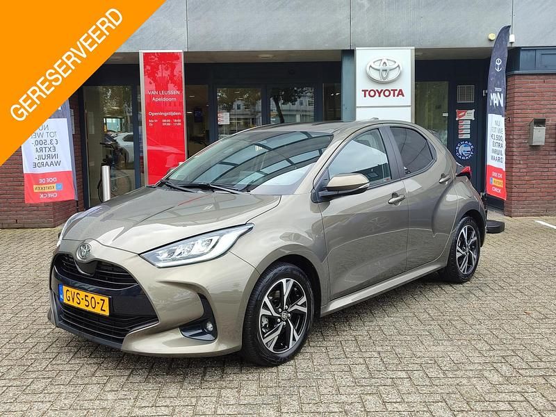 Groen Gebruikt 2024 Toyota Yaris Hybrid Edition Hatchback | € 24.239 (Goede deal) - Afbeelding 1/4