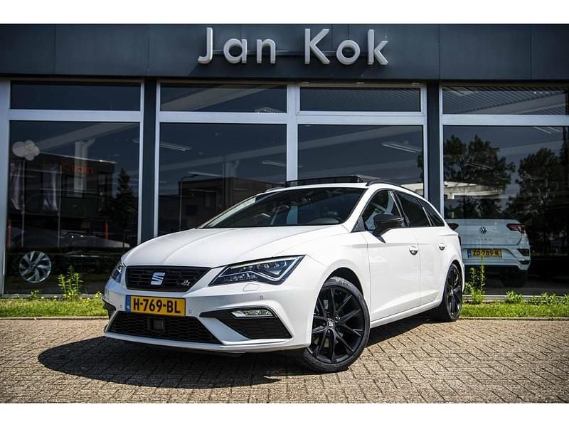 Wit Gebruikt 2020 Seat Leon ST Beats Stationwagen | € 21.900 (Eerlijke prijs) - Afbeelding 1/4