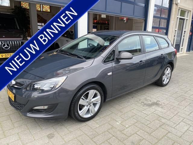 Grijs Gebruikt 2013 Opel Astra Stationwagen | € 3.999 (Eerlijke prijs) - Afbeelding 1/4