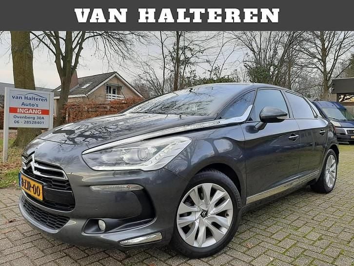 Grijs (metallic) Occasion 2015 Citroën DS5 Business Class Hatchback | € 7.999 (Eerlijke prijs) - Afbeelding 1/4