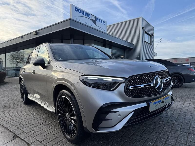 Grijs Occasion 2024 Mercedes GLC300 AMG line SUV | € 66.950 (Eerlijke prijs) - Afbeelding 1/4