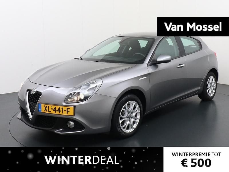 Grijs Occasion 2017 Alfa Romeo Giulietta Super Hatchback | € 14.740 (Eerlijke prijs) - Afbeelding 1/4