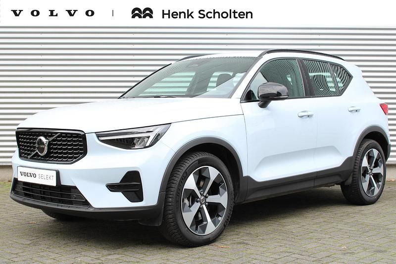 Blauw Occasion 2025 Volvo XC40 Plus SUV | € 43.950 (Eerlijke prijs) - Afbeelding 1/4