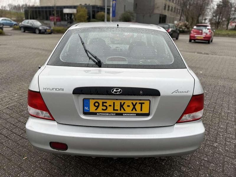 Occasion Hyundai Accent 90 PK (66 kW) 2003 Grijs Sedan