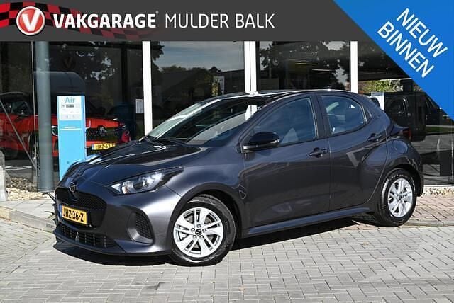 Grijs Gebruikt 2025 Mazda 2 Center-Line Hatchback | € 22.990 (Goede deal) - Afbeelding 1/4